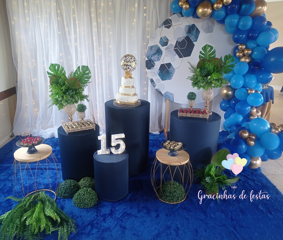 decoração festa 15 anos azul tiffany simples