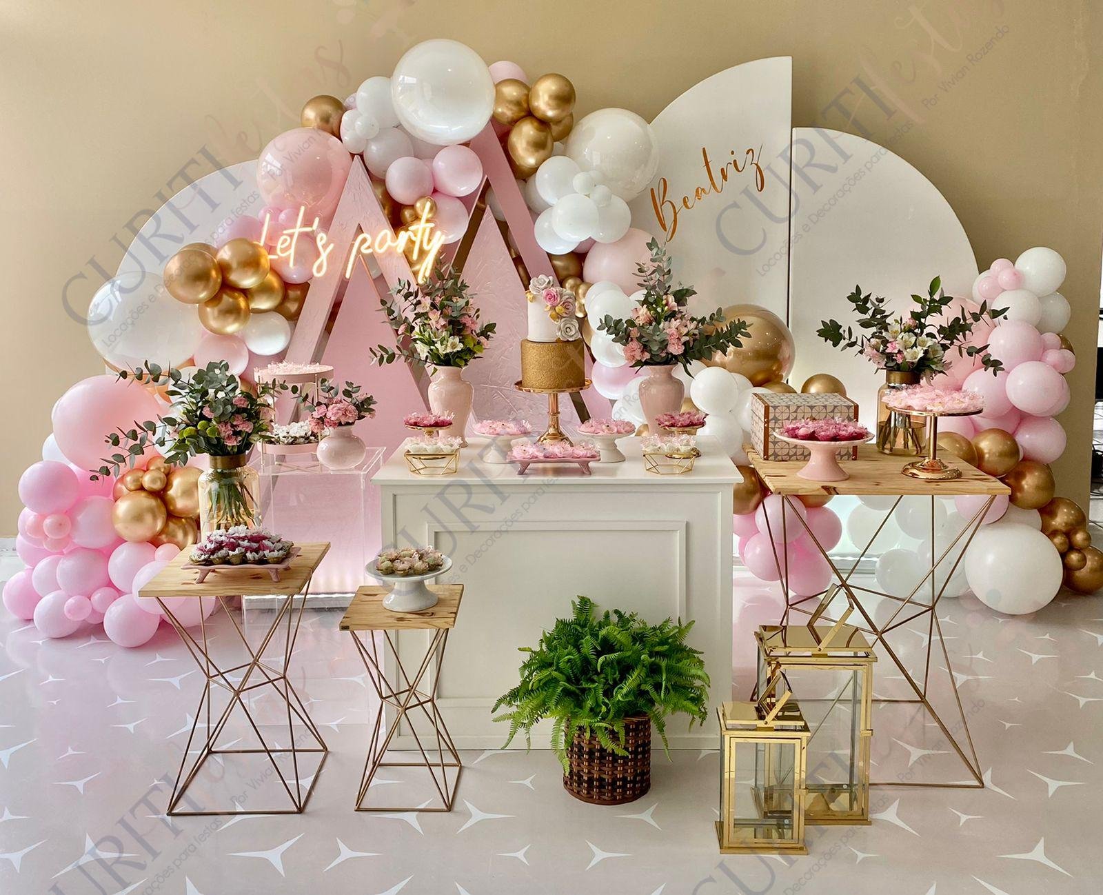 Decoração de 15 Anos Rosa e Prata: Elegância Futurista para Debutantes