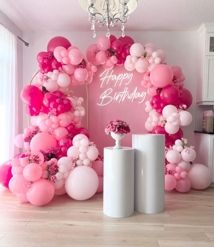 Festa de 15 Anos com Tema Neon: Dicas para uma Decoração Vibrante em Rosa Pink