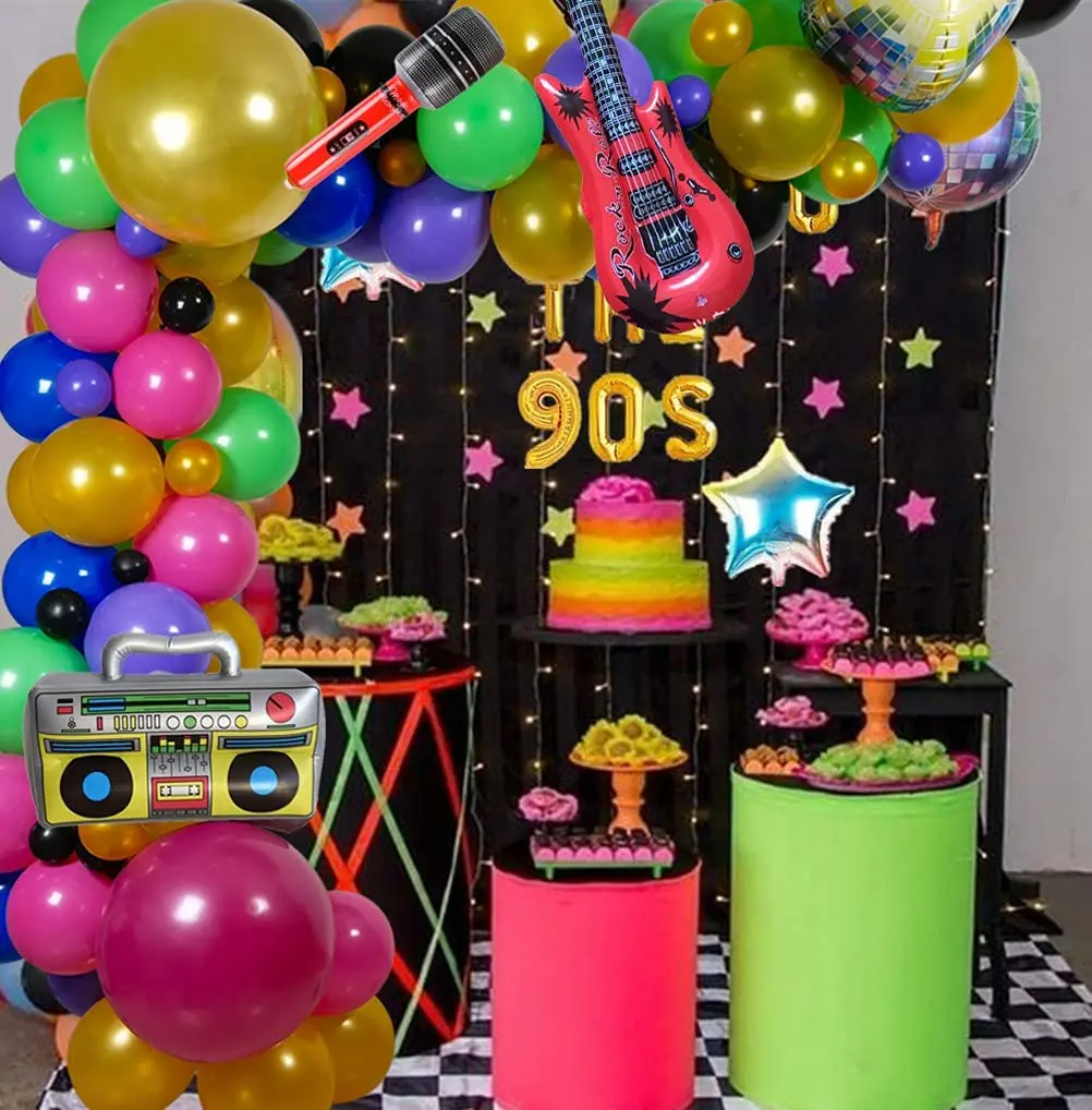 Decoração de Festa Anos 2000: Elementos essenciais para uma viagem no tempo.