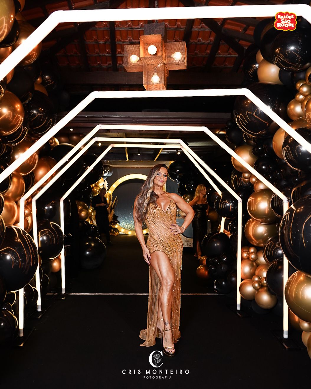 festa 50 anos preto e dourado