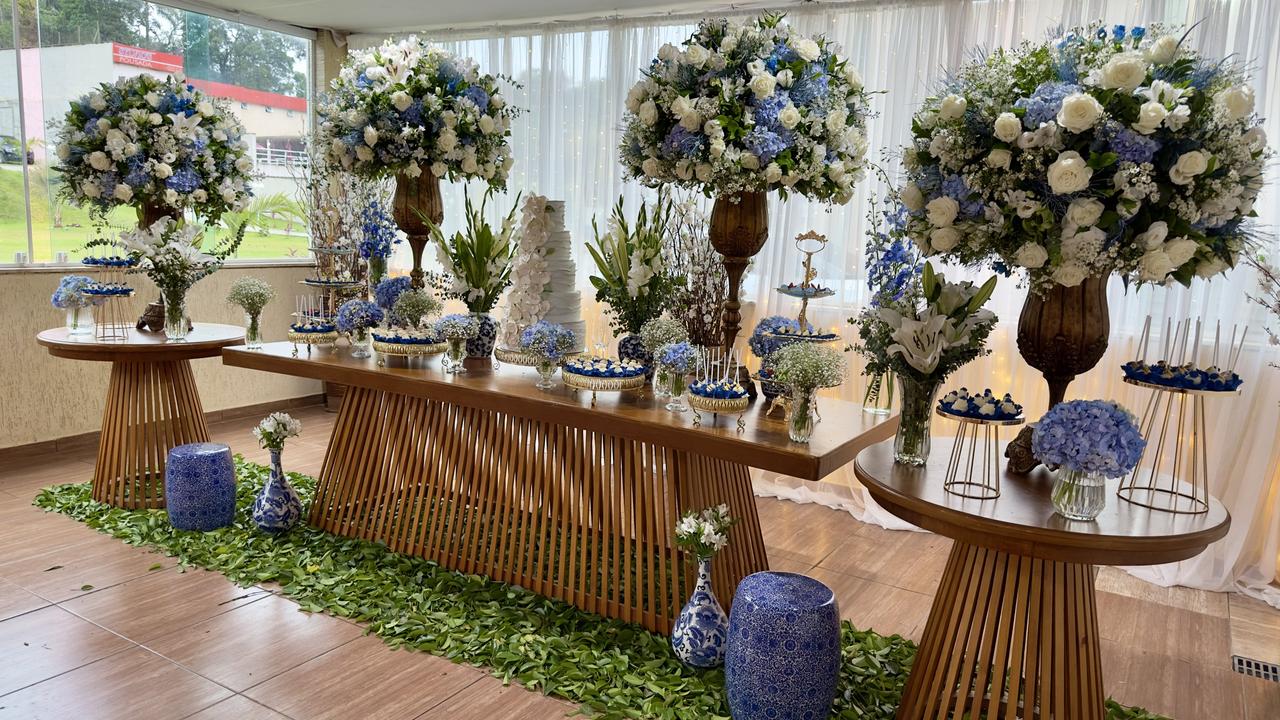 ideias de decoração de festa azul e dourado para 15 anos