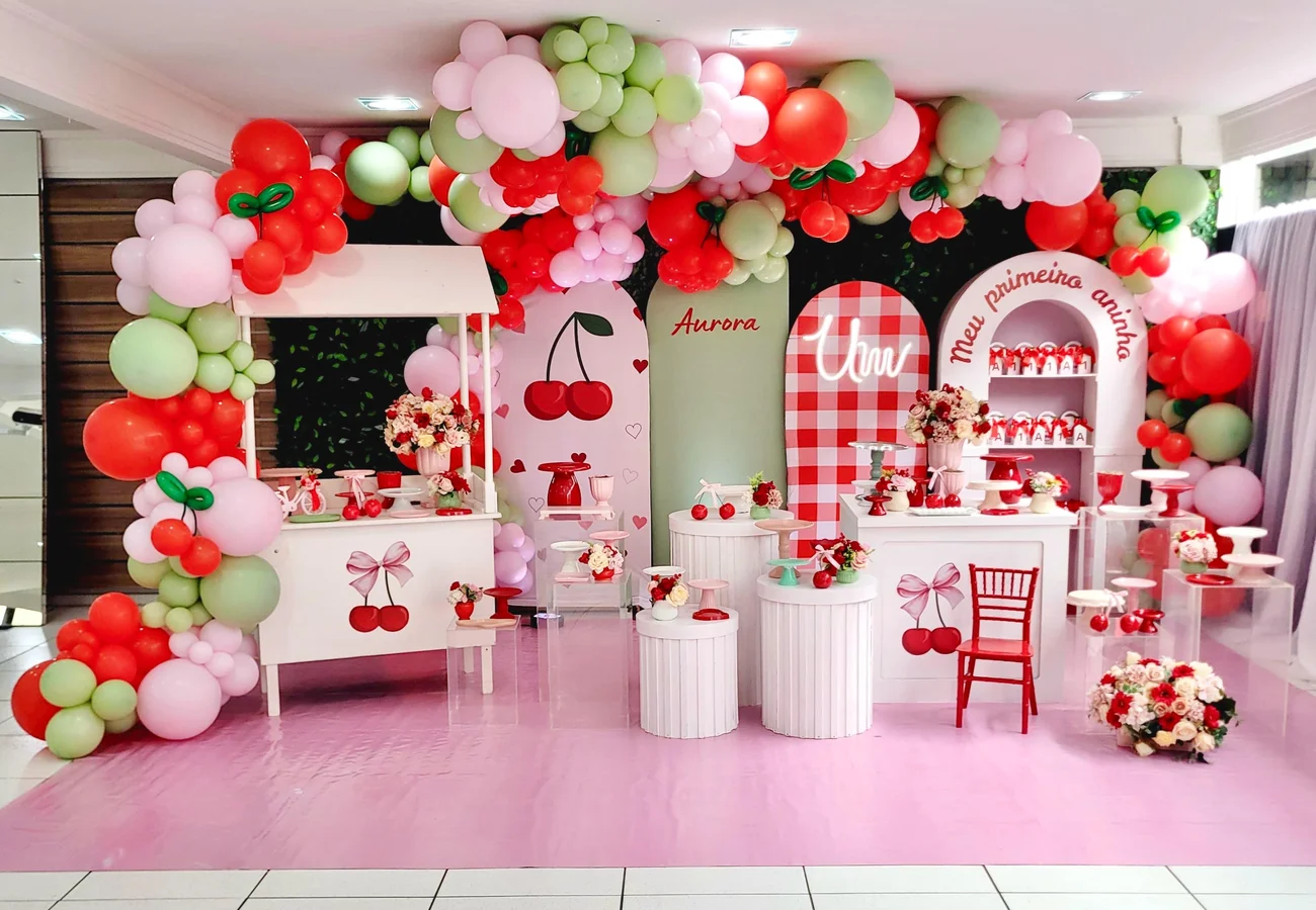 decoração festa cerejinha mesa do bolo