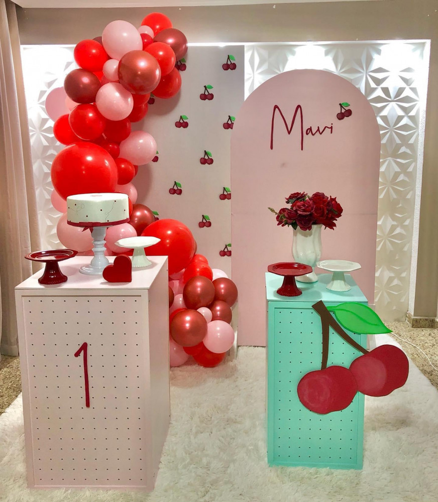 decoração festa cerejinha moderna