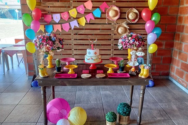 decoração de aniversário ao ar livre