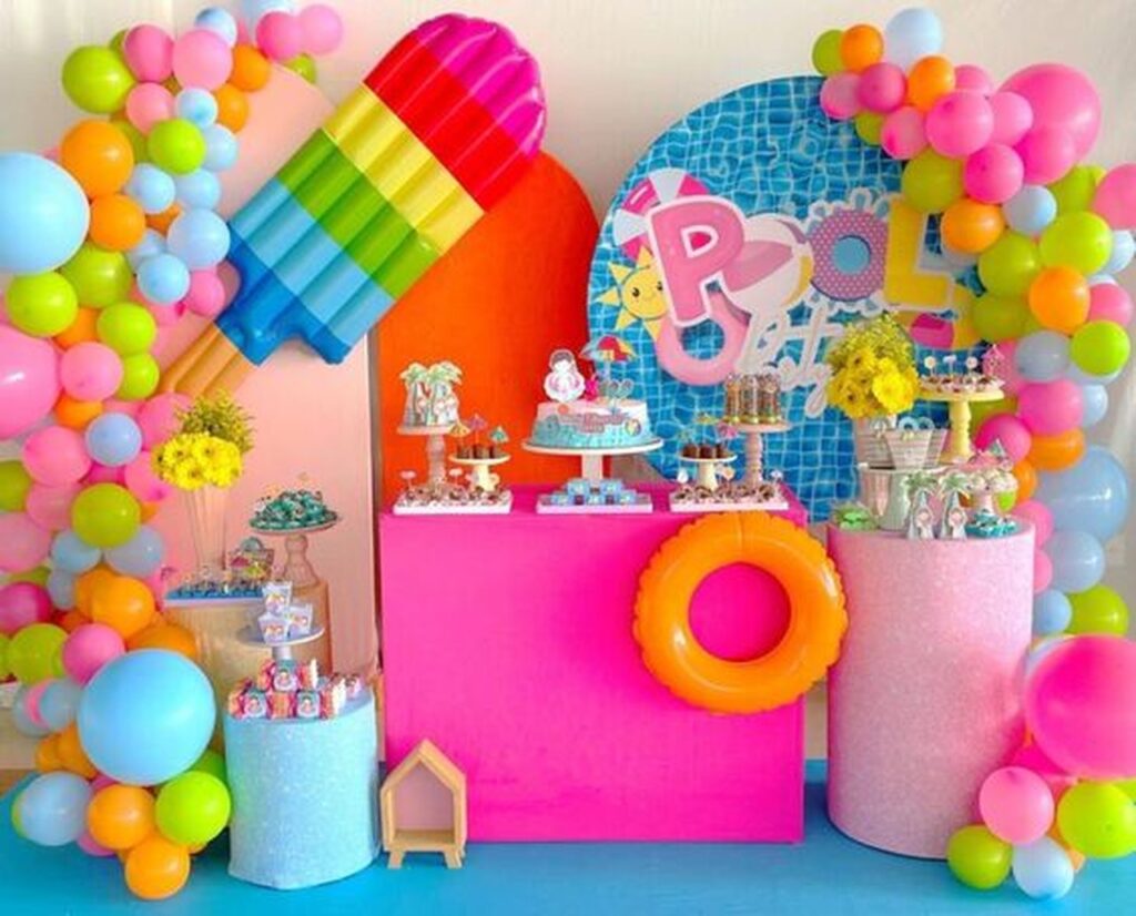 decoração de festa em piscina