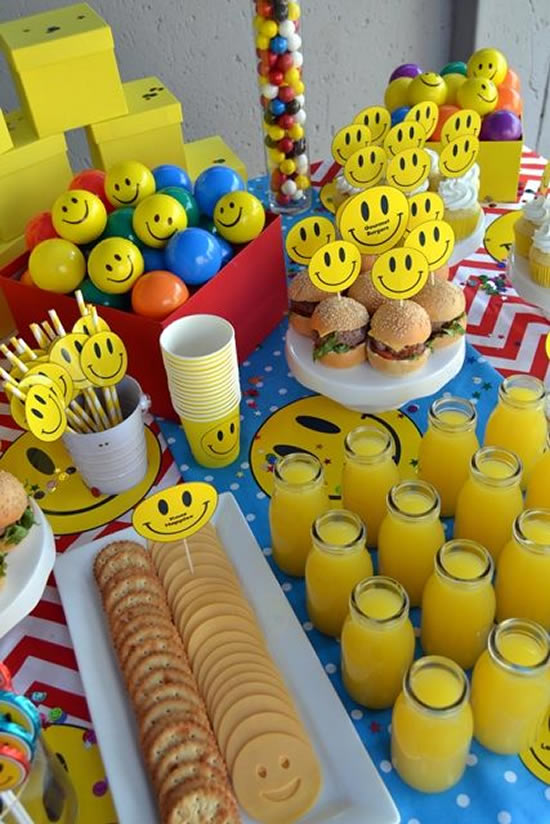 decoração de festa emoji