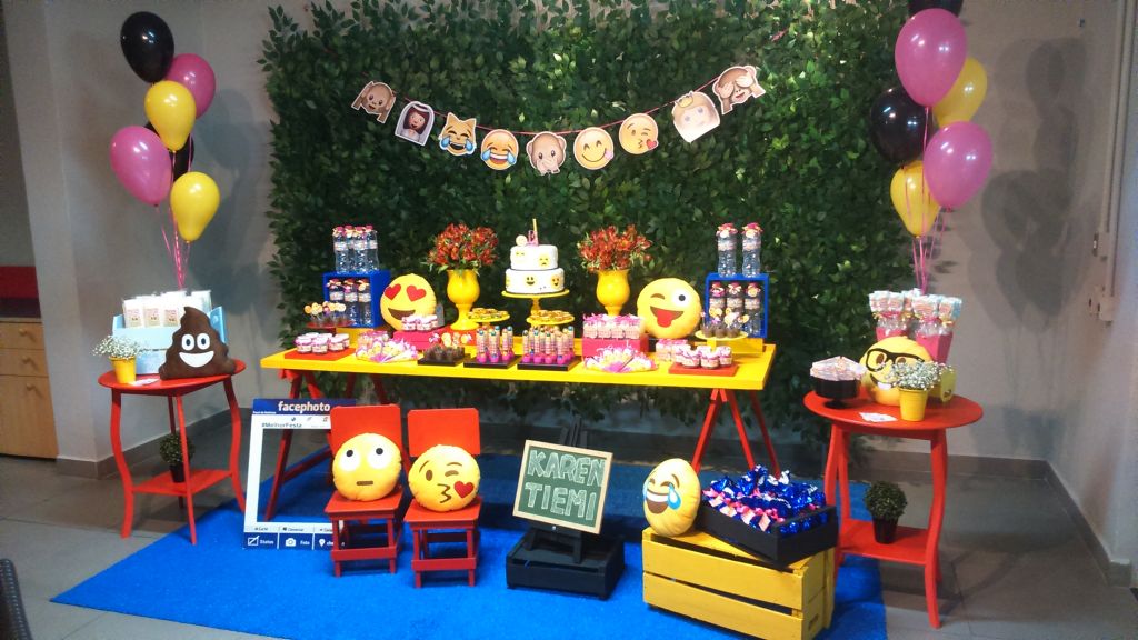 decoração de festa emoji