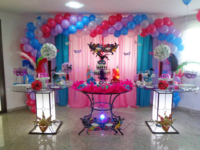 Os 10 Melhores Temas de Festa à Fantasia para Adultos em 2026