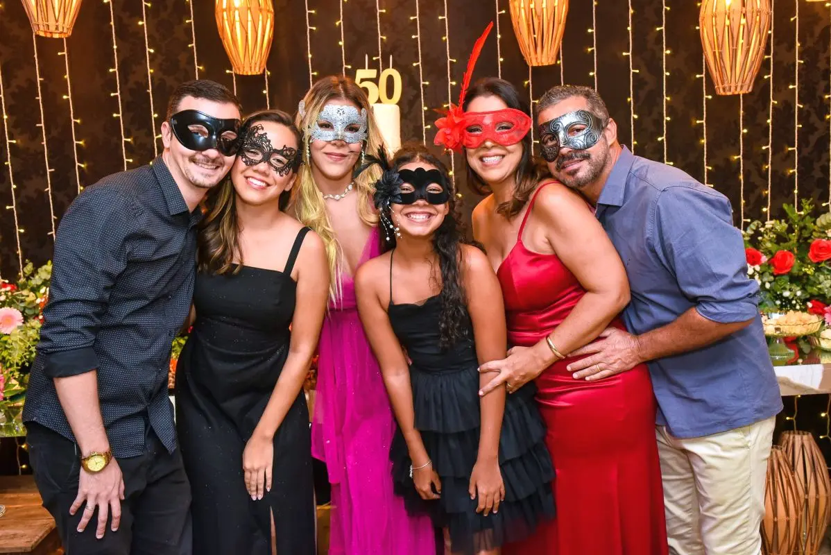 Guia Completo de Decoração para Festa Neon Anos 80