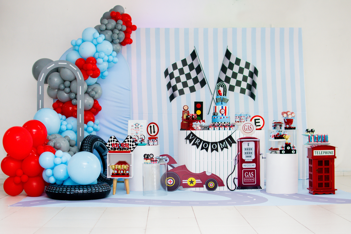 festa com tema de carros de corrida