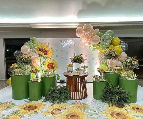 como fazer decoração de festa girassol simples e barata