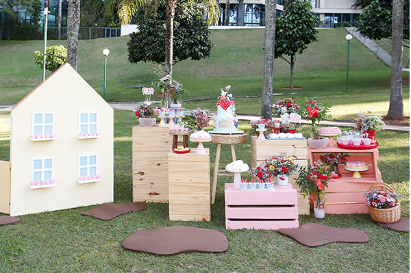 como fazer flores gigantes para festa jardim