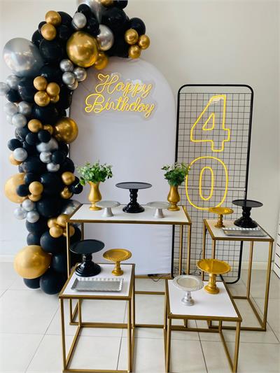 decoração festa masculina preto e dourado