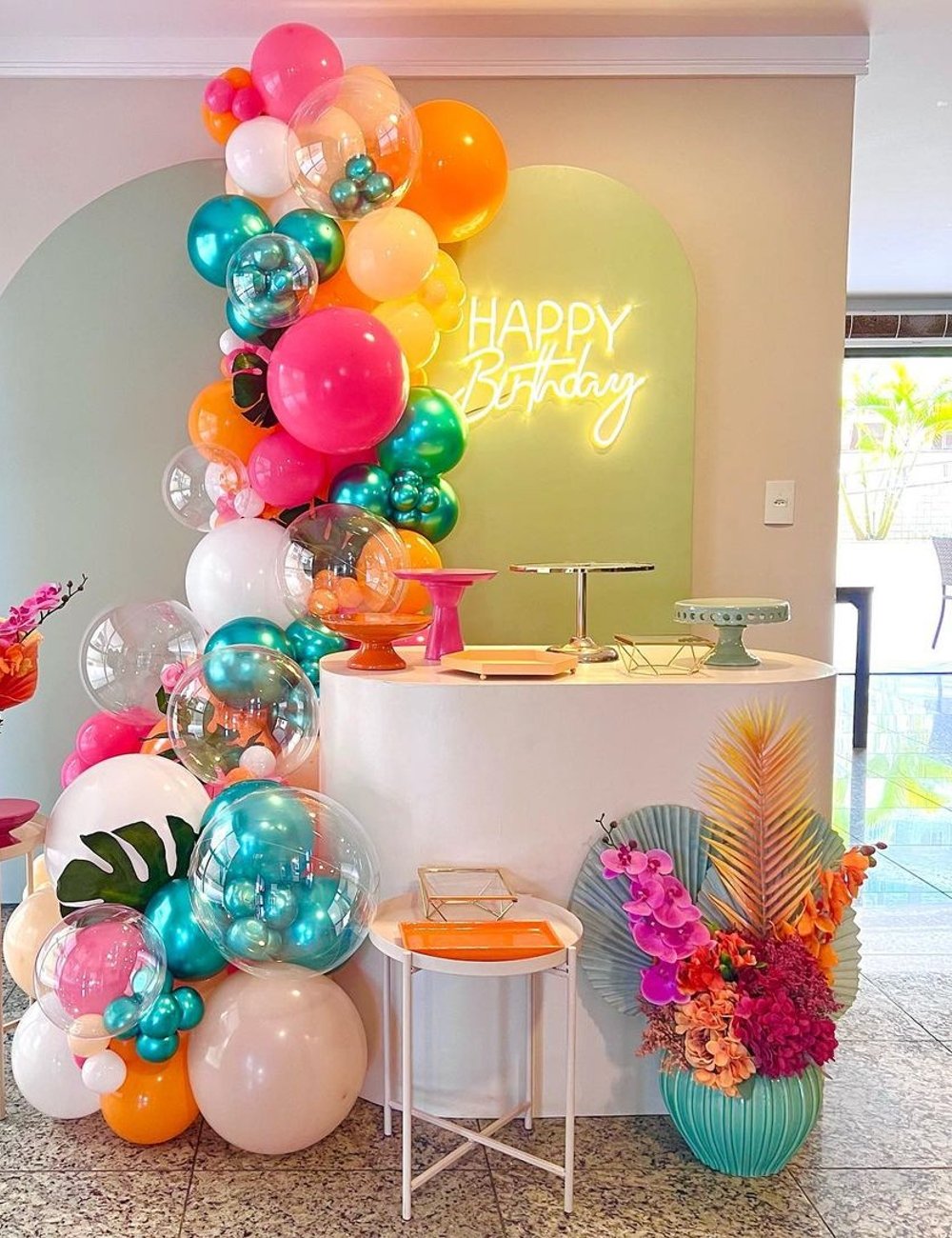 Guia Completo de Comidas e Bebidas para sua Pool Party