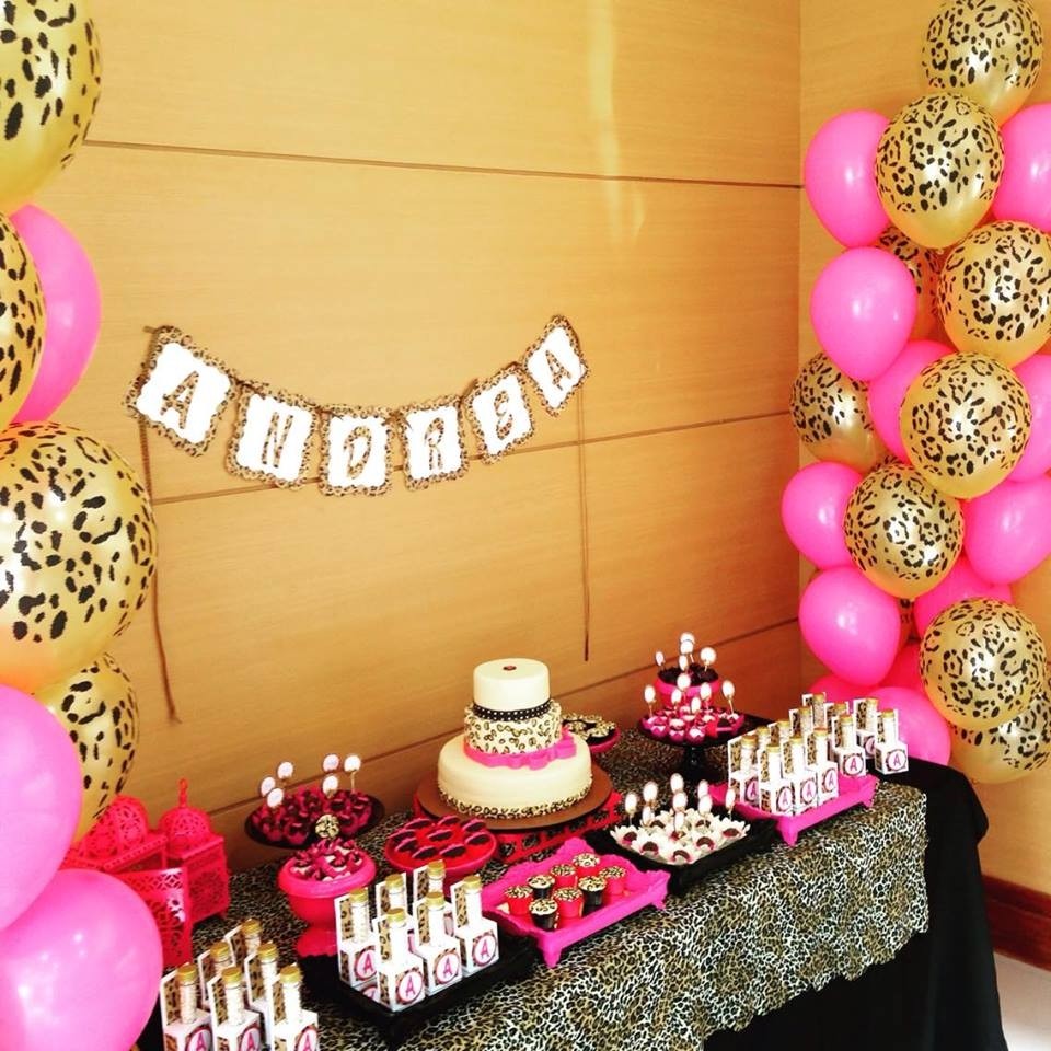 decoração de festa oncinha para menino