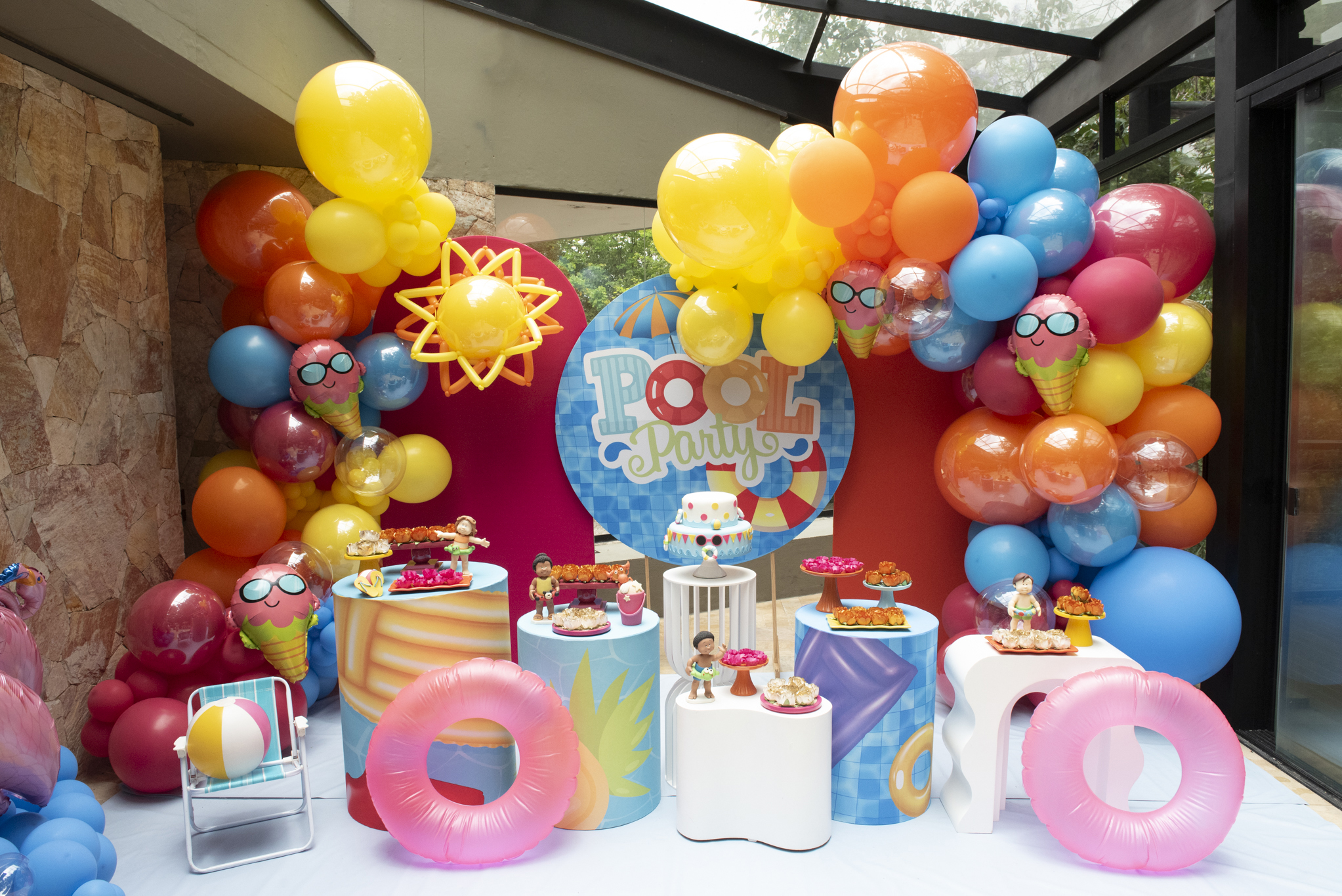 decoração de festa pool party