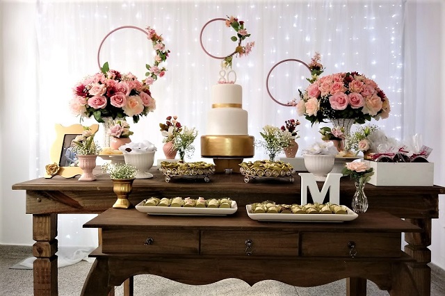 decoracao de festa rosa e dourado