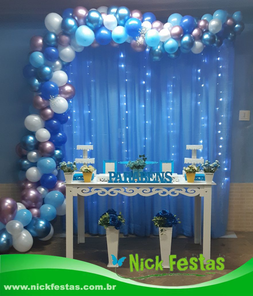 decoração de festa simples azul