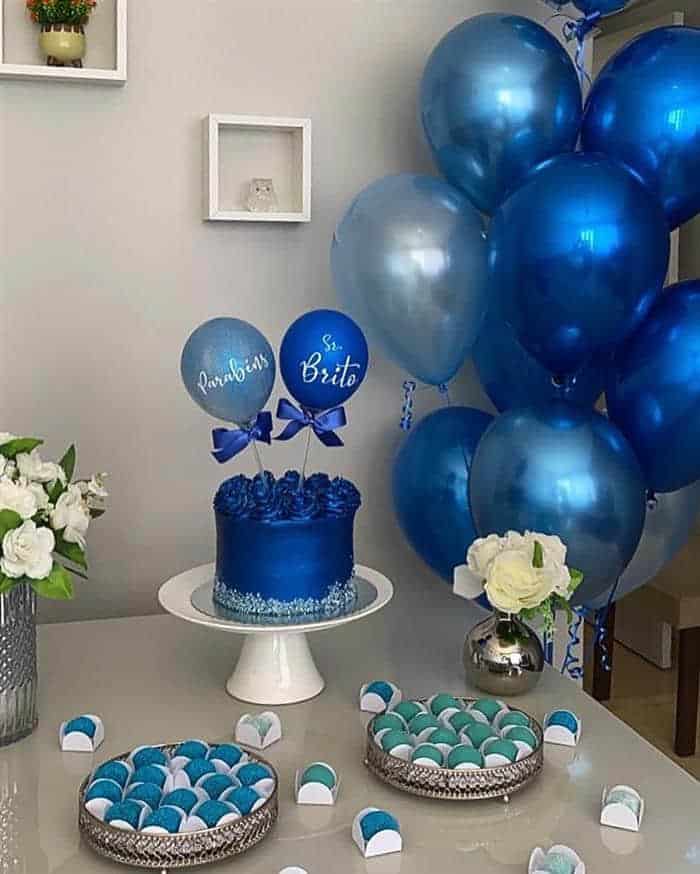 decoração de festa simples azul