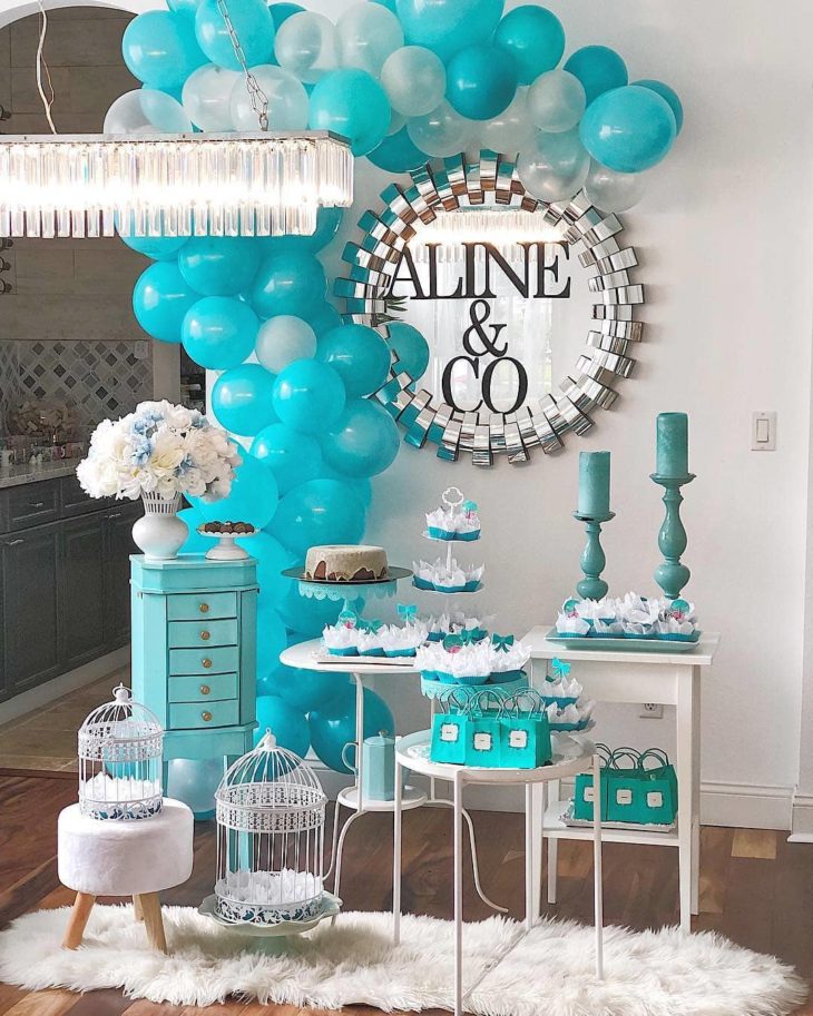 decoração de festa simples azul