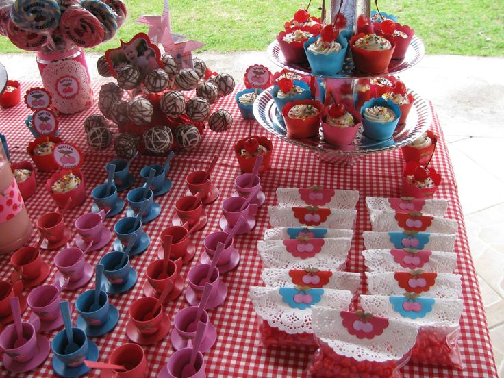 decoração festa cerejinha