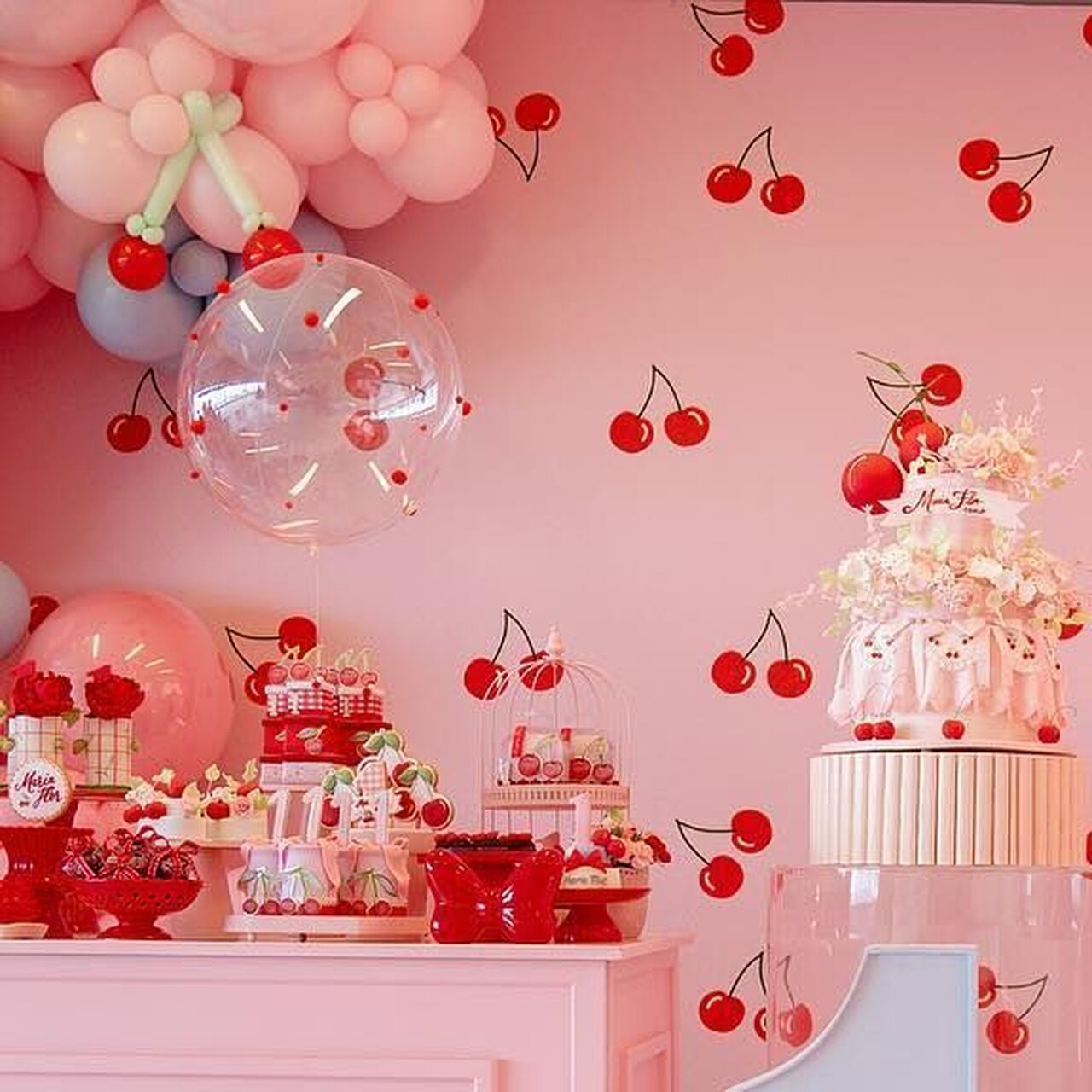 decoração festa adulta cereja