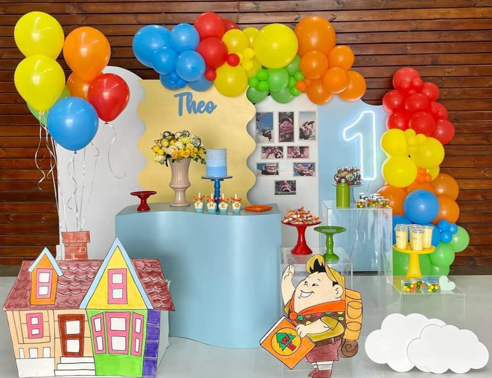 decoração up altas aventuras para adultos