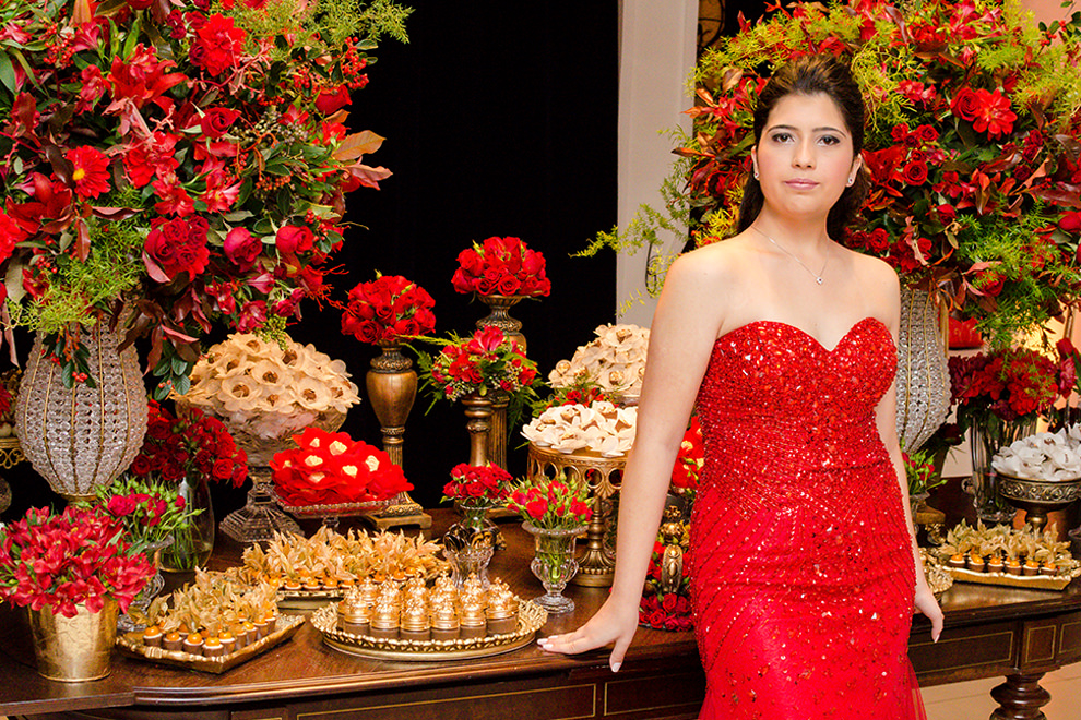 Guia Completo de Cores para Combinar com Vermelho na Decoração de Festas