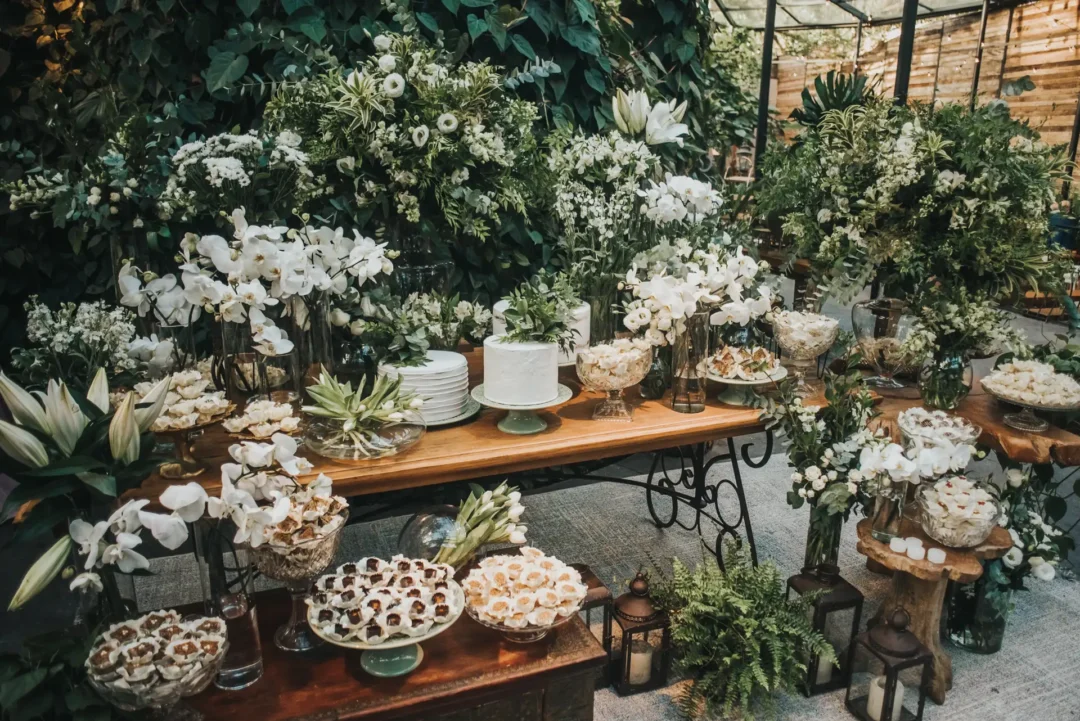 como fazer um arco de balões branco para festa