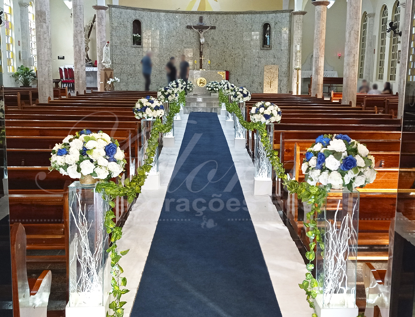 decoração de igreja para casamento com luzes