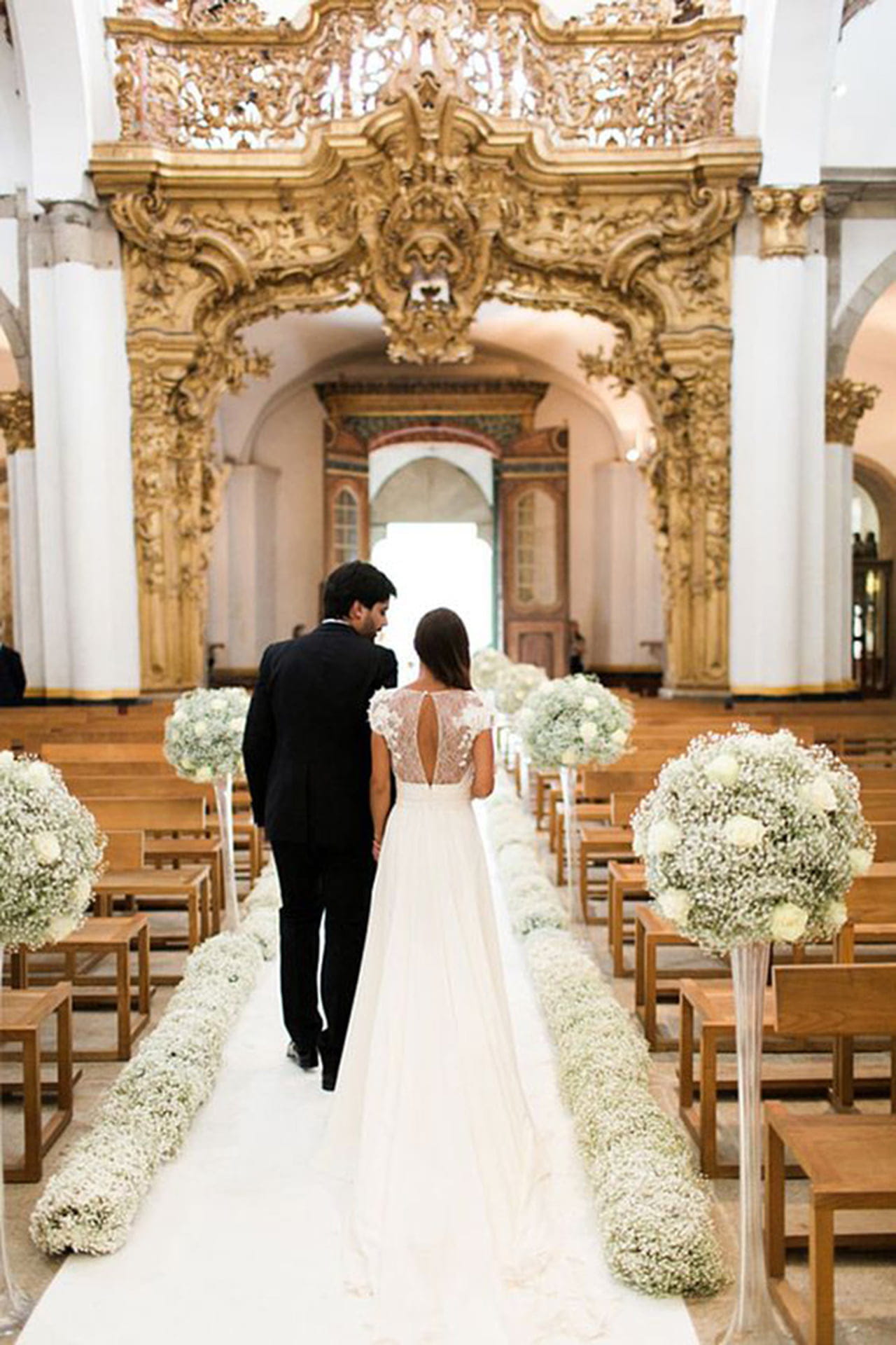 decoração de igreja para casamento no campo