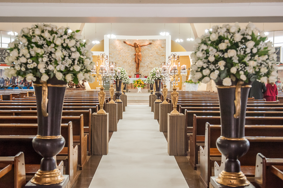 decoração de igreja para casamento de dia