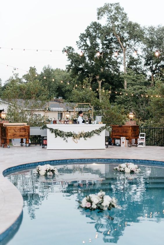 quanto custa decorar piscina para casamento