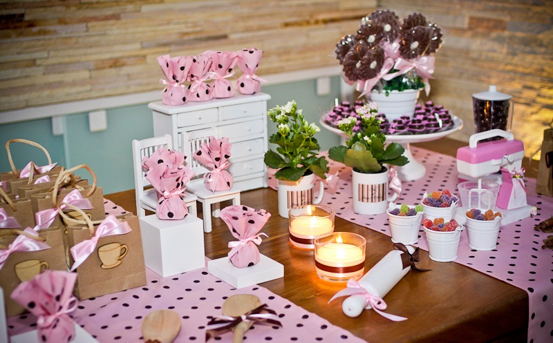 Chá Bar: 5 Temas Populares para Inspirar sua Festa