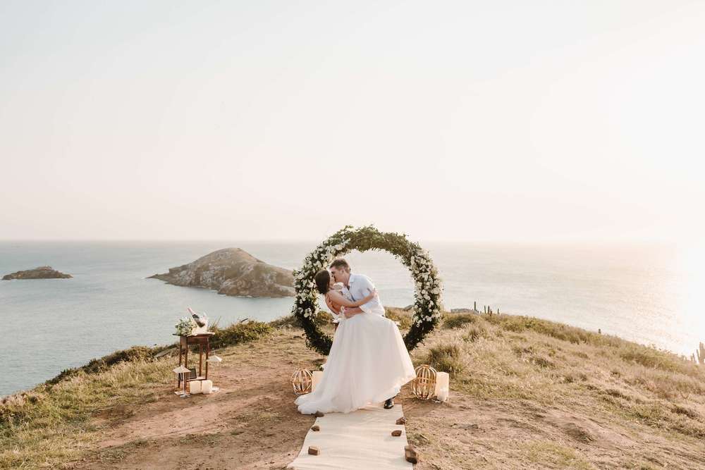 Personalização no Elopement Wedding: Conte a História do Casal na Decoração