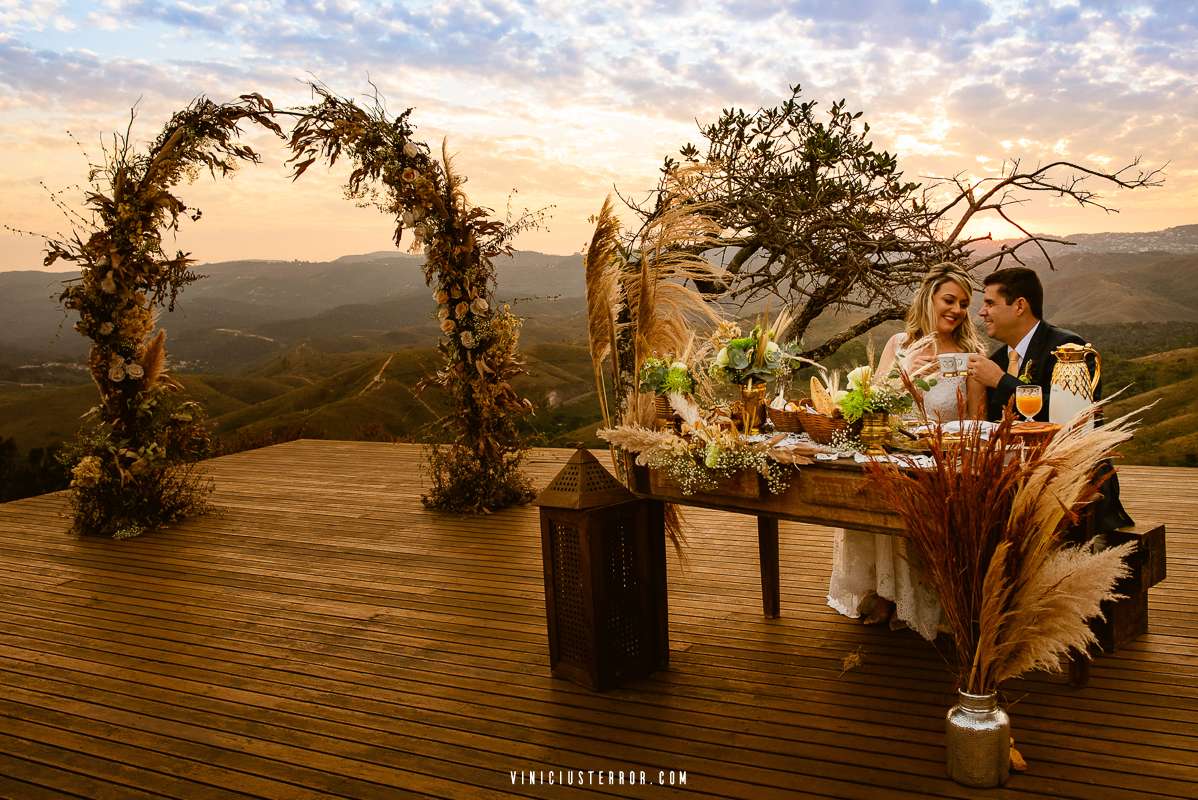 Elopement Wedding na Praia: Dicas Essenciais de Decoração e Cenário