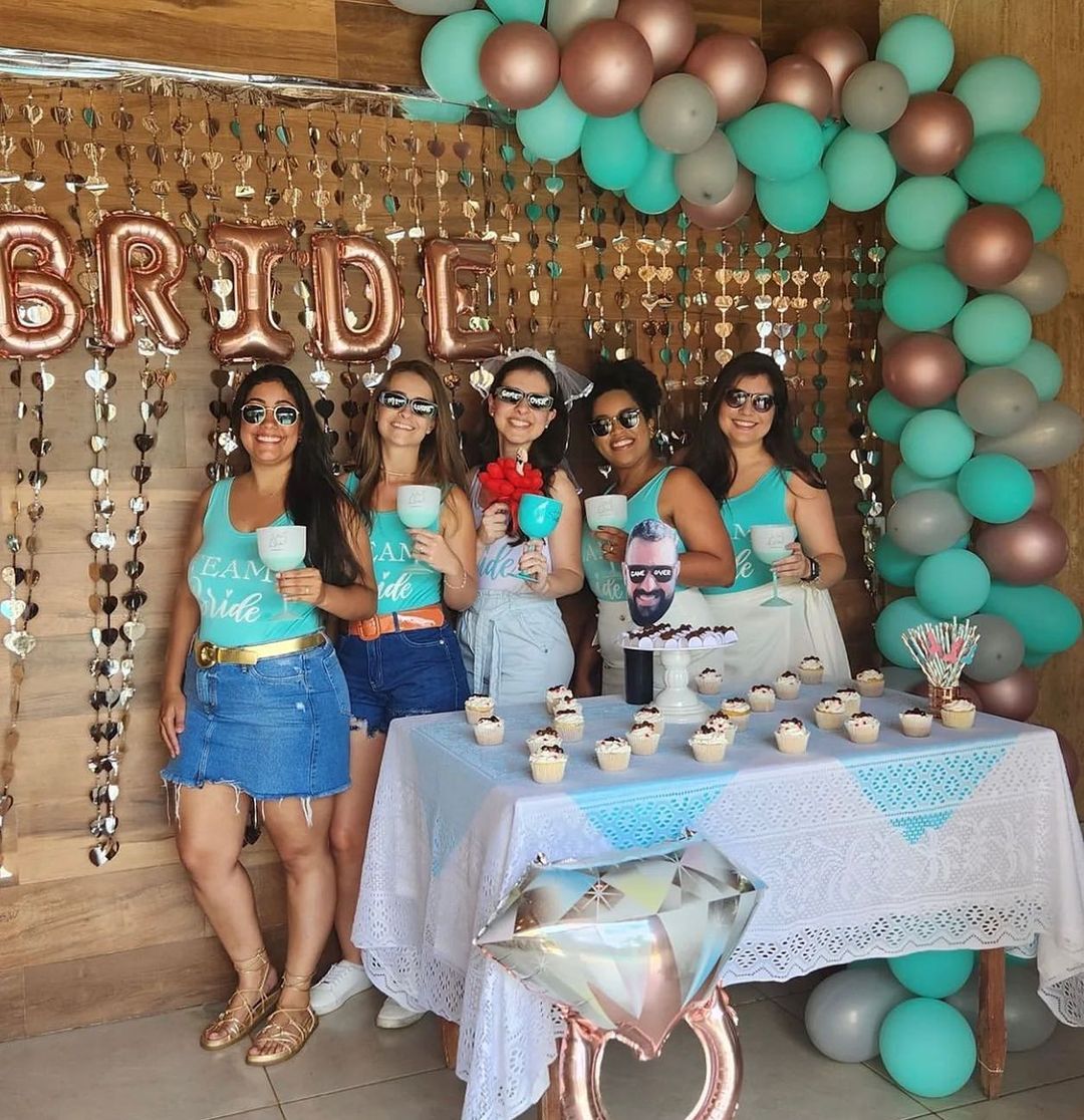 Quem Paga a Despedida de Solteira? Entenda a Etiqueta e Divisão de Custos