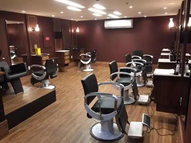 Guia Completo de Gestão Financeira para Barbearias