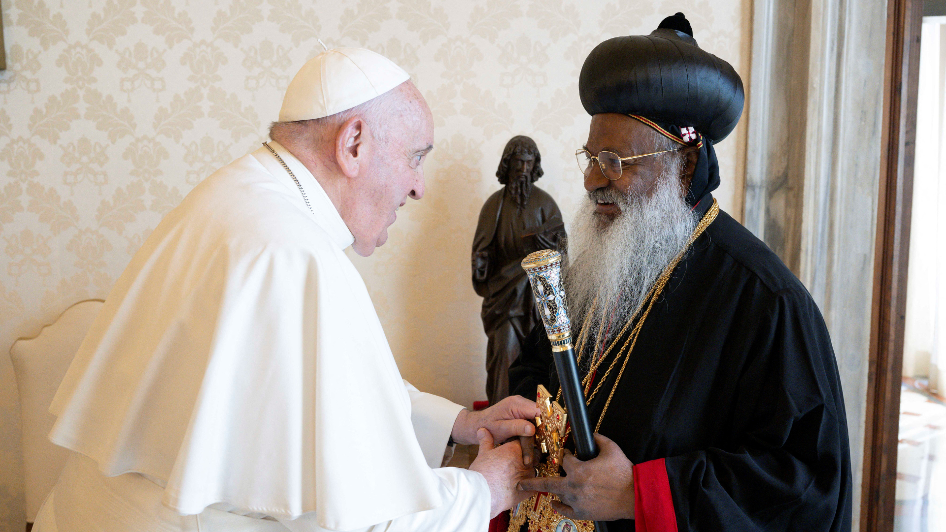 diferença entre ecumenismo e diálogo inter-religioso