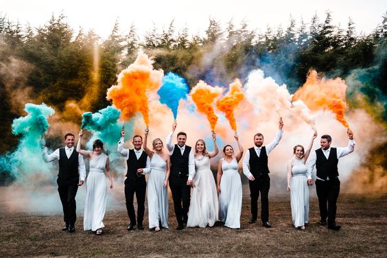 5 ideias de títulos:
1. Ensaio Fotográfico com Fumaça Colorida: Guia Completo para Iniciantes
2. Como Usar Smoke Bombs em Ensaios: Dicas de Segurança e Criatividade
3. Os Melhores Locais e Horários para Fotos com Fumaça Colorida
4. Explorando Cores e Contrastes: A Arte da Fotografia com Fumaça
5. Bastões de Fumaça vs. Latas: Qual a Melhor Opção para o Seu Ensaio?