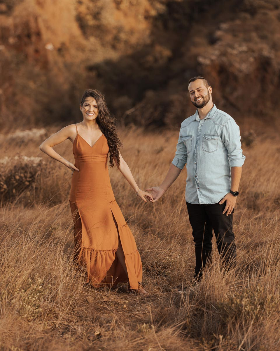 ensaio de noivado na praia vs campo qual escolher