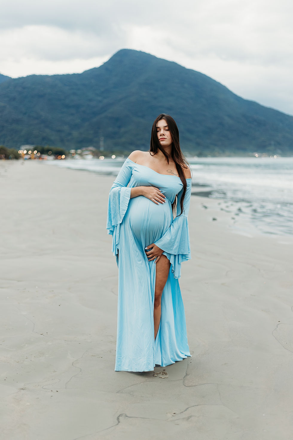 5 ideias de títulos:
1. Ensaio Fotográfico na Praia: Guia Completo para Fotos Inesquecíveis
2. A Magia da Golden Hour: O Segredo para um Ensaio Fotográfico Perfeito na Praia
3. Estilo e Composição: Como Criar um Ensaio Fotográfico Incrível na Praia
4. Quanto Custa um Ensaio Fotográfico na Praia? Valores e Dicas de Investimento
5. Locais Icônicos para Ensaio Fotográfico na Praia: De Florianópolis ao Rio de Janeiro