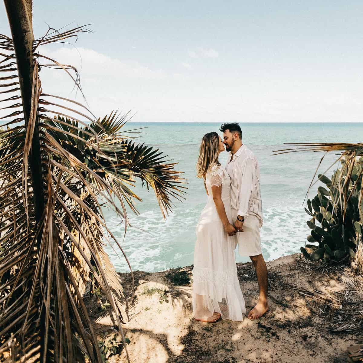 5 ideias de títulos:
1. Ensaio Fotográfico na Praia: Guia Completo para Fotos Inesquecíveis
2. A Magia da Golden Hour: O Segredo para um Ensaio Fotográfico Perfeito na Praia
3. Estilo e Composição: Como Criar um Ensaio Fotográfico Incrível na Praia
4. Quanto Custa um Ensaio Fotográfico na Praia? Valores e Dicas de Investimento
5. Locais Icônicos para Ensaio Fotográfico na Praia: De Florianópolis ao Rio de Janeiro