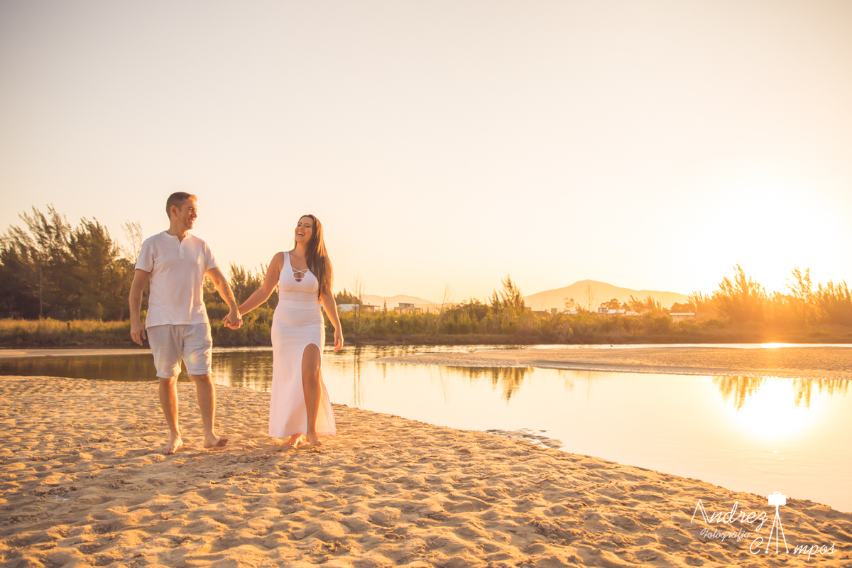 5 ideias de títulos:
1. Ensaio Fotográfico na Praia: Guia Completo para Fotos Inesquecíveis
2. A Magia da Golden Hour: O Segredo para um Ensaio Fotográfico Perfeito na Praia
3. Estilo e Composição: Como Criar um Ensaio Fotográfico Incrível na Praia
4. Quanto Custa um Ensaio Fotográfico na Praia? Valores e Dicas de Investimento
5. Locais Icônicos para Ensaio Fotográfico na Praia: De Florianópolis ao Rio de Janeiro