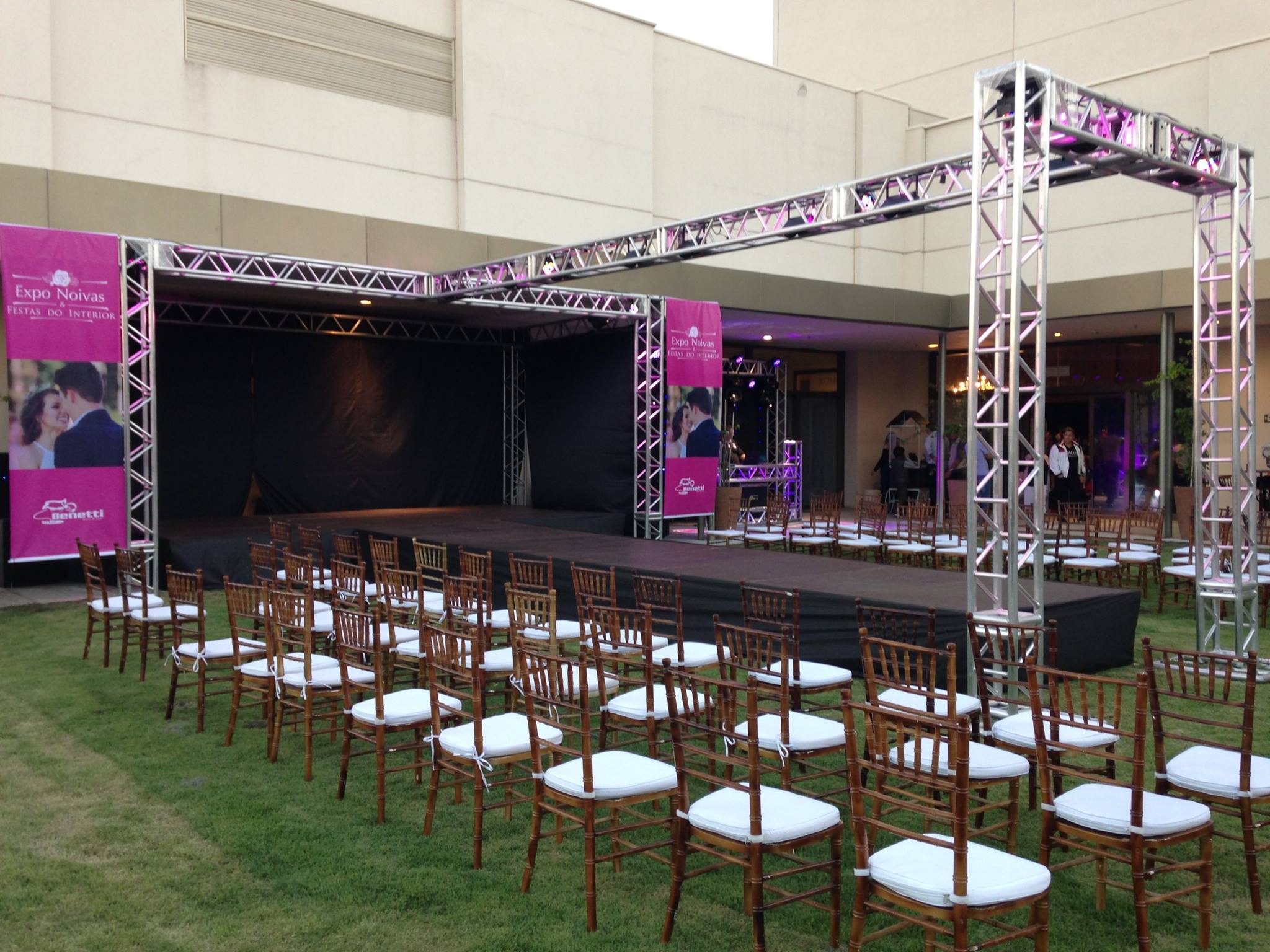 Componentes Essenciais para Montagem Segura de Box Truss