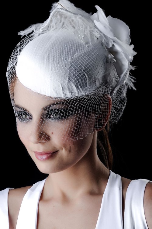 Onde Comprar Fascinator Online: Melhores Lojas e Modelos para Noivas e Convidadas