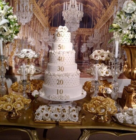 decoração de 60 anos com flores
