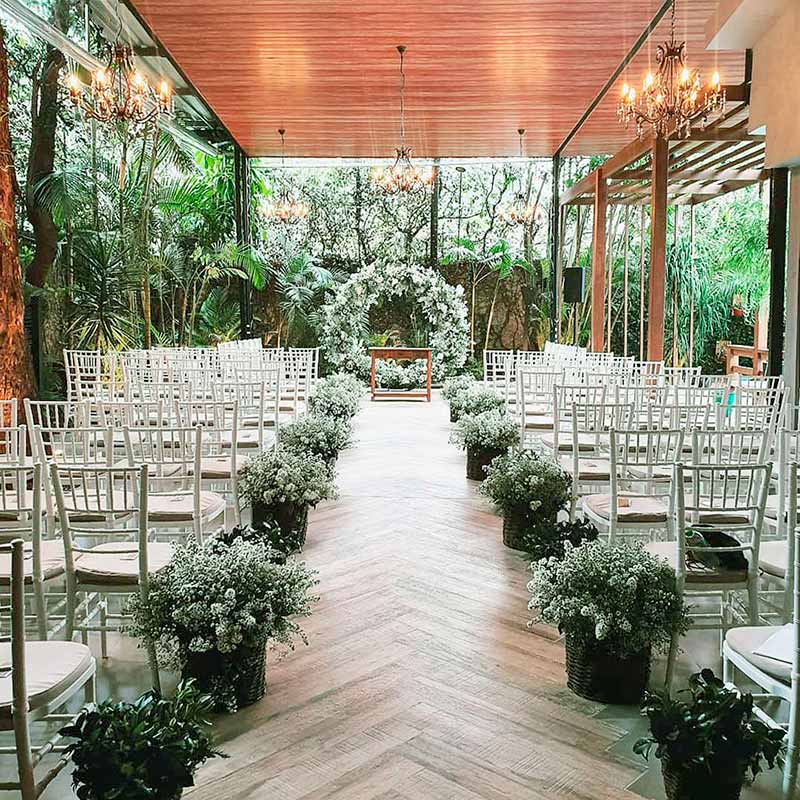 Tecidos e Acessórios Essenciais