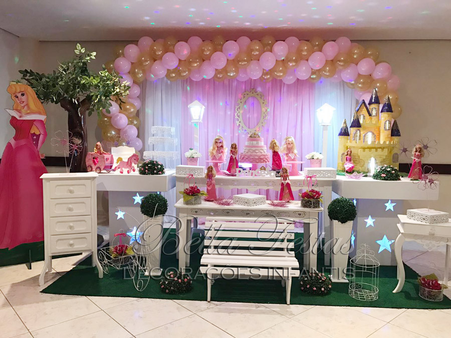 5 ideias de títulos:
1. Festa Bela Adormecida: Guia Completo de Decoração Mágica
2. Como Organizar uma Festa Princesa Aurora Inesquecível
3. Decoração Encantada: Elementos Essenciais para Festa Bela Adormecida
4. Kits e Lembrancinhas: Onde Encontrar Tudo para sua Festa Aurora
5. Atividades Criativas para uma Festa Bela Adormecida de Conto de Fadas